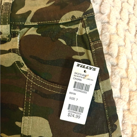 New * Camouflage mini skirt Sky and Sparrow - Picture 4 of 7